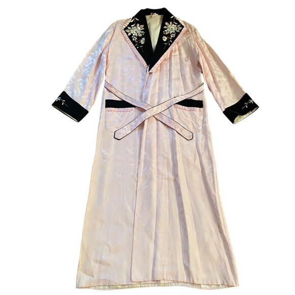 Vintage Pink Japanese Damask Embroidered Robe Velvet Floral Collar Black Cuffs - Picture 1 of 11